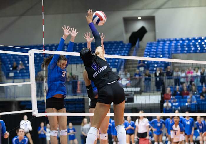 Fayetteville-Conway Volleyball Final__00099